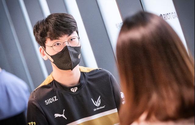 进行激烈争 进行激烈争